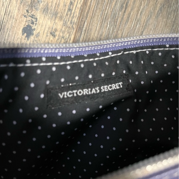 Victoria Secret - Picture 10 of 12